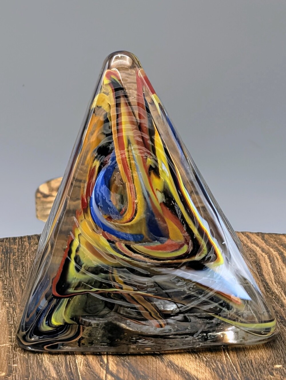 VINTAGE PSYCHEDELIC STUDIO ART GLASS PYRAMID PAPERWEIGHT